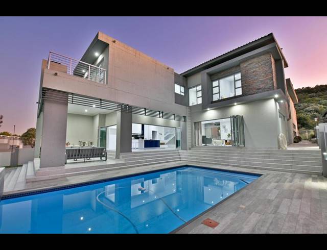 4 BEDROOM HOUSE FOR SALE IN EYE OF AFRICA